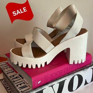 SALE!!!  Women's Madden girl Sandals SZ 8 1/2